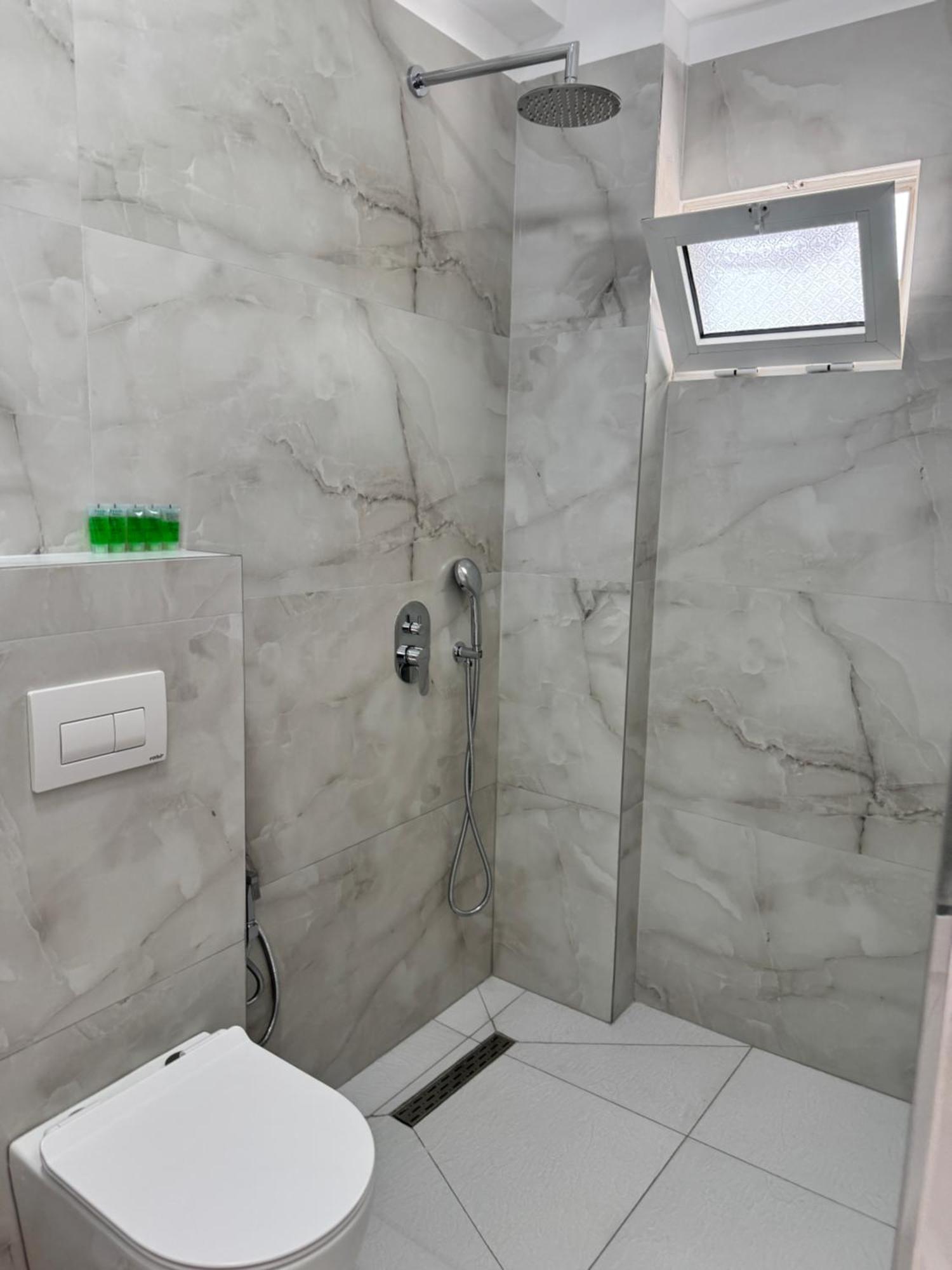 Rooms By The Sea Himare Ngoại thất bức ảnh